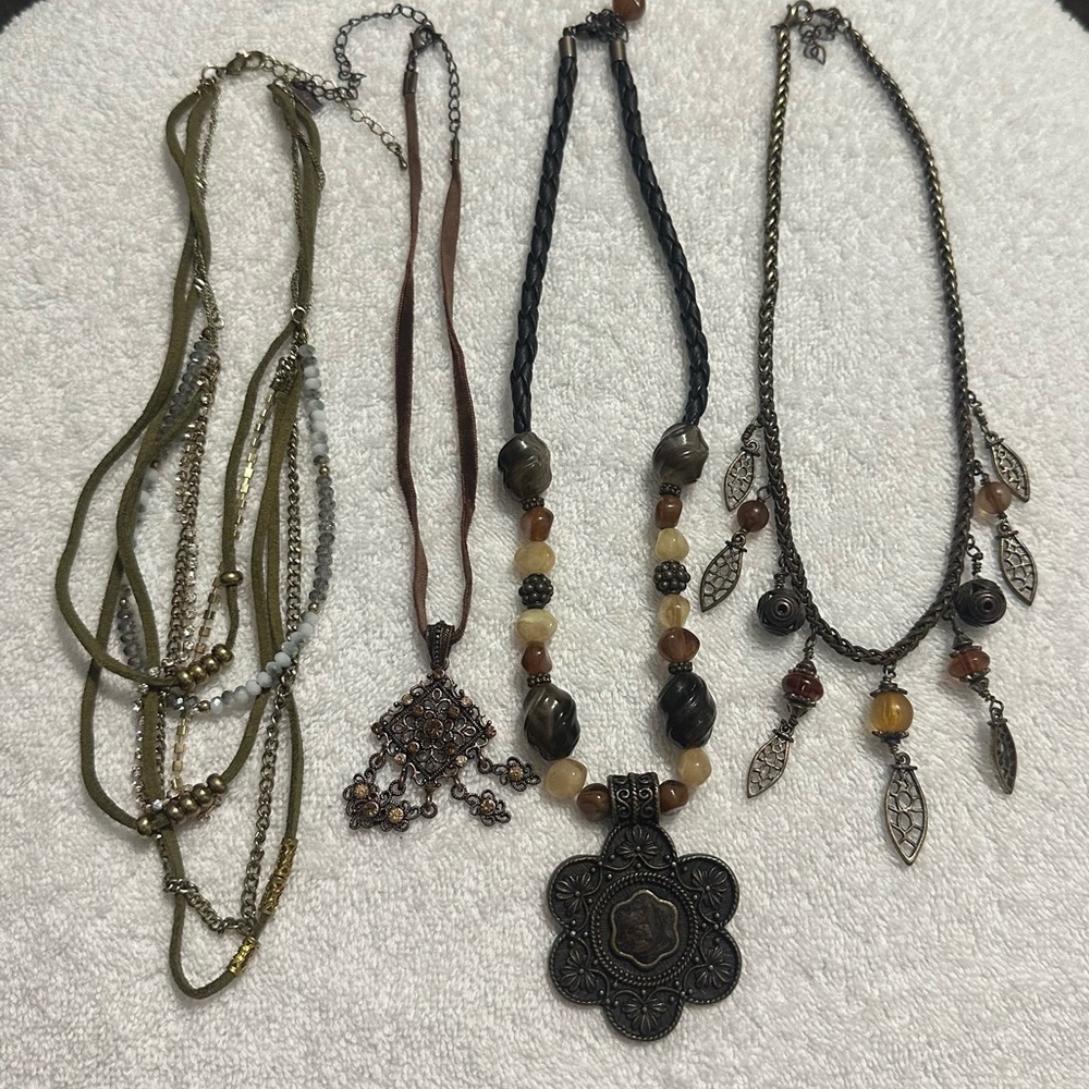 Bohemian Multi-Color Necklace Set!  🤎 Best Offer Accepted!
